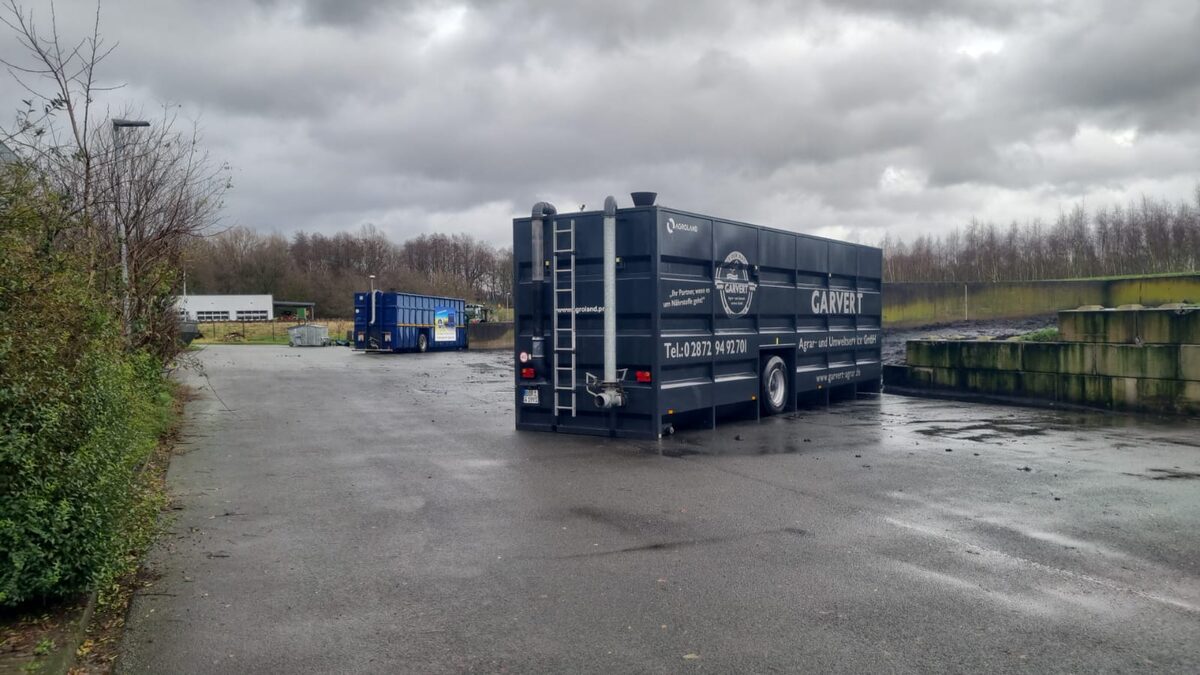 Großer Feldrandcontainer mit hohem Volumen